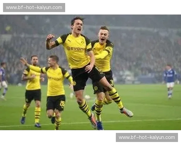 德甲巨人王者的荣耀之战：拜仁慕尼黑vs.多特蒙德，德国杯决赛的烽火再燃